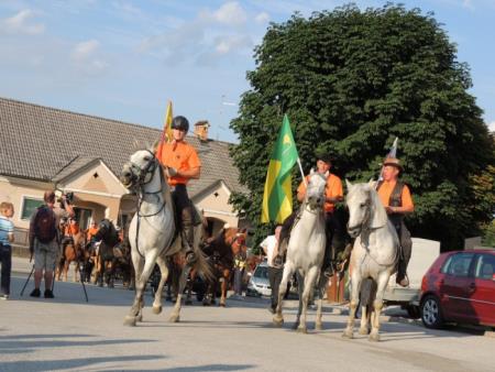 KNOBLEHARJEVO 2013 - Pohod Knobleharjeve konjenice